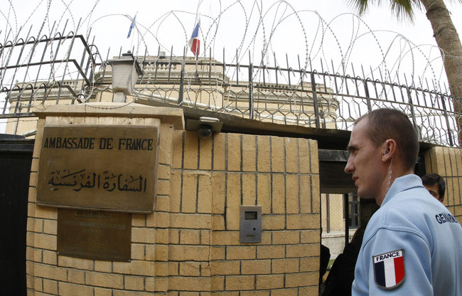 بيان صحفي  حزب التحرير / ولاية الأردن يسلم السفارة الفرنسية كتابًا مفتوحًا