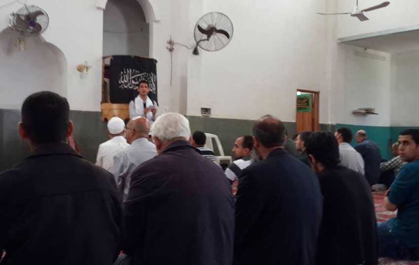 كتلة الوعي في جامعة القدس تلقي درسا في مسجد الجامعة حول هجمة السلطة على بيوت الله