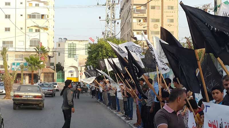 حزب التحرير ينظم عدة وقفات وسلاسل بشرية في قطاع غزة بمناسبة الذكرى الثالثة والتسعين لهدم الخلافة