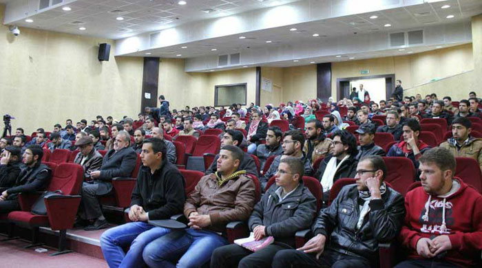 وسط حضور لافت، كتلة الوعي في جامعة بوليتكنك فلسطين تعقد محاضرة نصرة للرسول عليه السلام