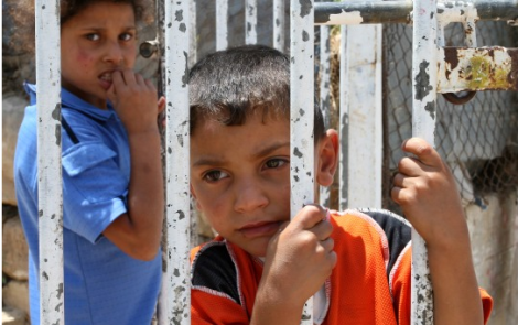 أطفال رضع في حلب يتسممون وأطفال قصر في القدس يسجنون وحكام العرب في غيهم سادرون
