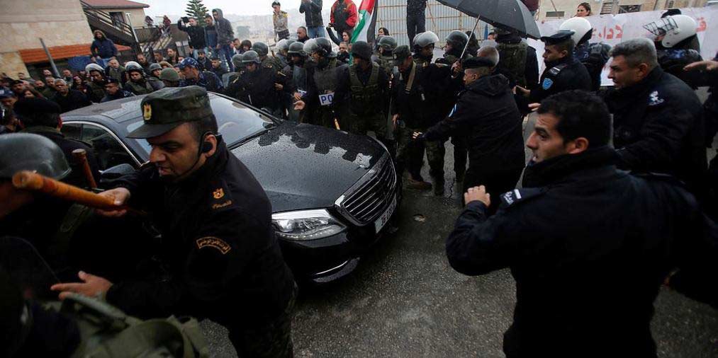 تعليق صحفي السلطة الفلسطينية تصر على حماية واحتضان العملاء والخونة أمثالها