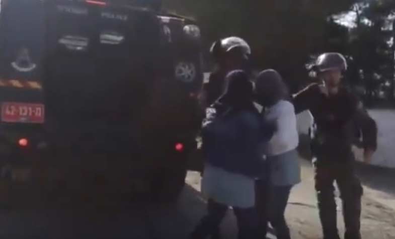 جيش يهود يعتقل الطالبات من رام الله بينما السلطة منشغلة بهرطقاتها ومناكفاتها مع حماس!!