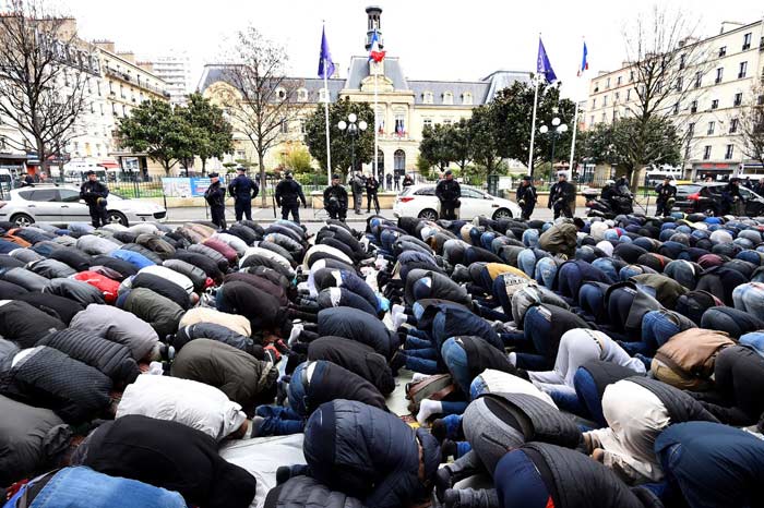لا اسلام فرنسيا ولا أمريكياً بل دينا قيماً شاملاً منقذا للبشرية