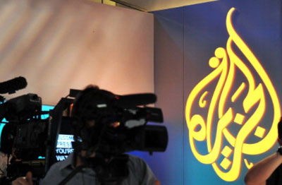 تعليق صحفي  الجزيرة توفر منصة لماكرون وحملته على الإسلام وتتجاهل آلاف المنتفضين نصرة للنبي ﷺ