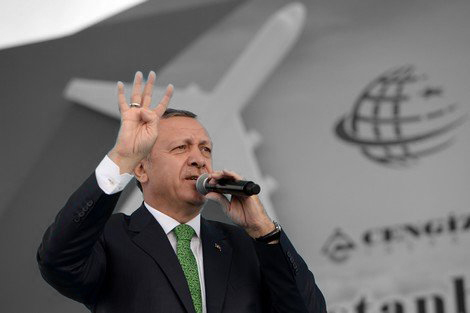 تعليق صحفي : أردوغان كنموذج آخر يطعن من ارتمى في أحضانه ظاناً به نصرة أو حمية!