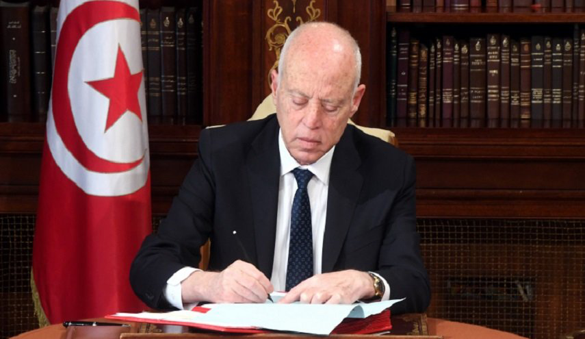 جواب سؤال: إقدام الرئيس التونسي على تجميد البرلمان وإعفاء رئيس الحكومة!