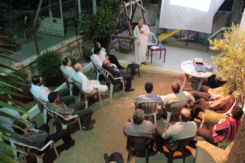 شباب حزب التحرير في الخليل يعقدون أمسية رمضانية عن واقع الدولة الإسلامية