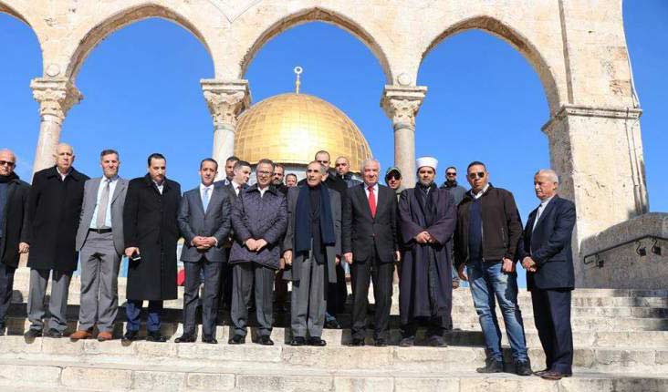 وزير الداخلية الأردني يزور المسجد الأقصى تحت حراب الاحتلال بدل أن يقود جيشا لتحريره